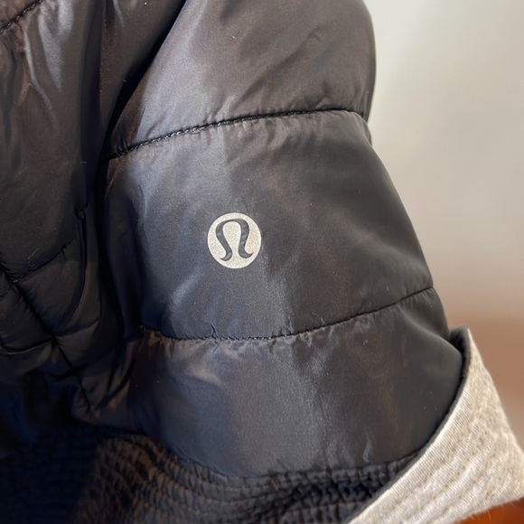 Lululemon Reversible The‎ Bomb Bomber Jacket - Picture 10 of 10